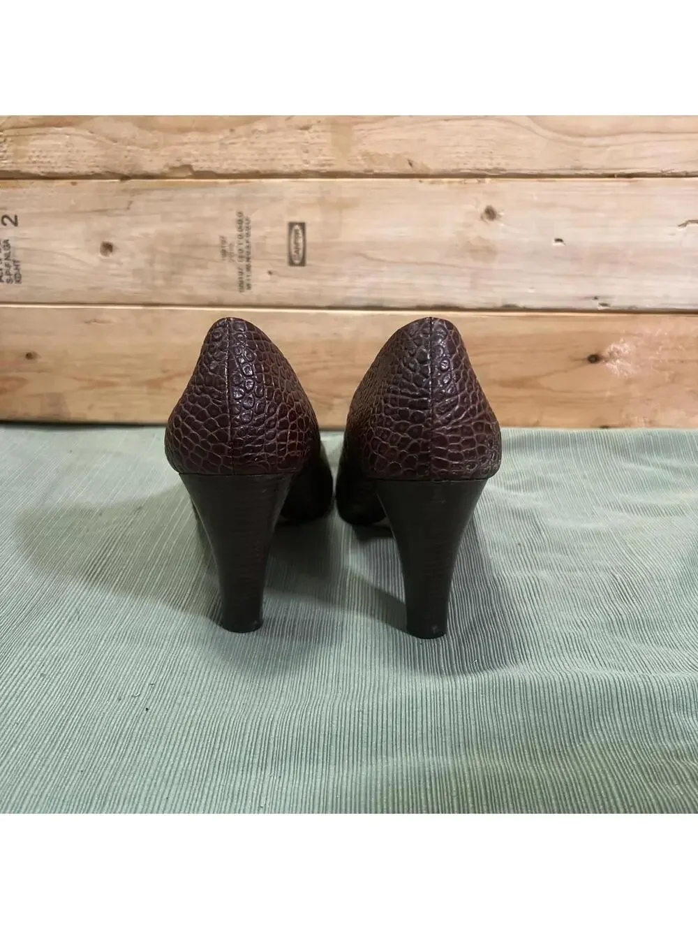 AK Anne Klein Macarbo Womens Croc Embossed Pointed Toe Heels Size 7.5 M